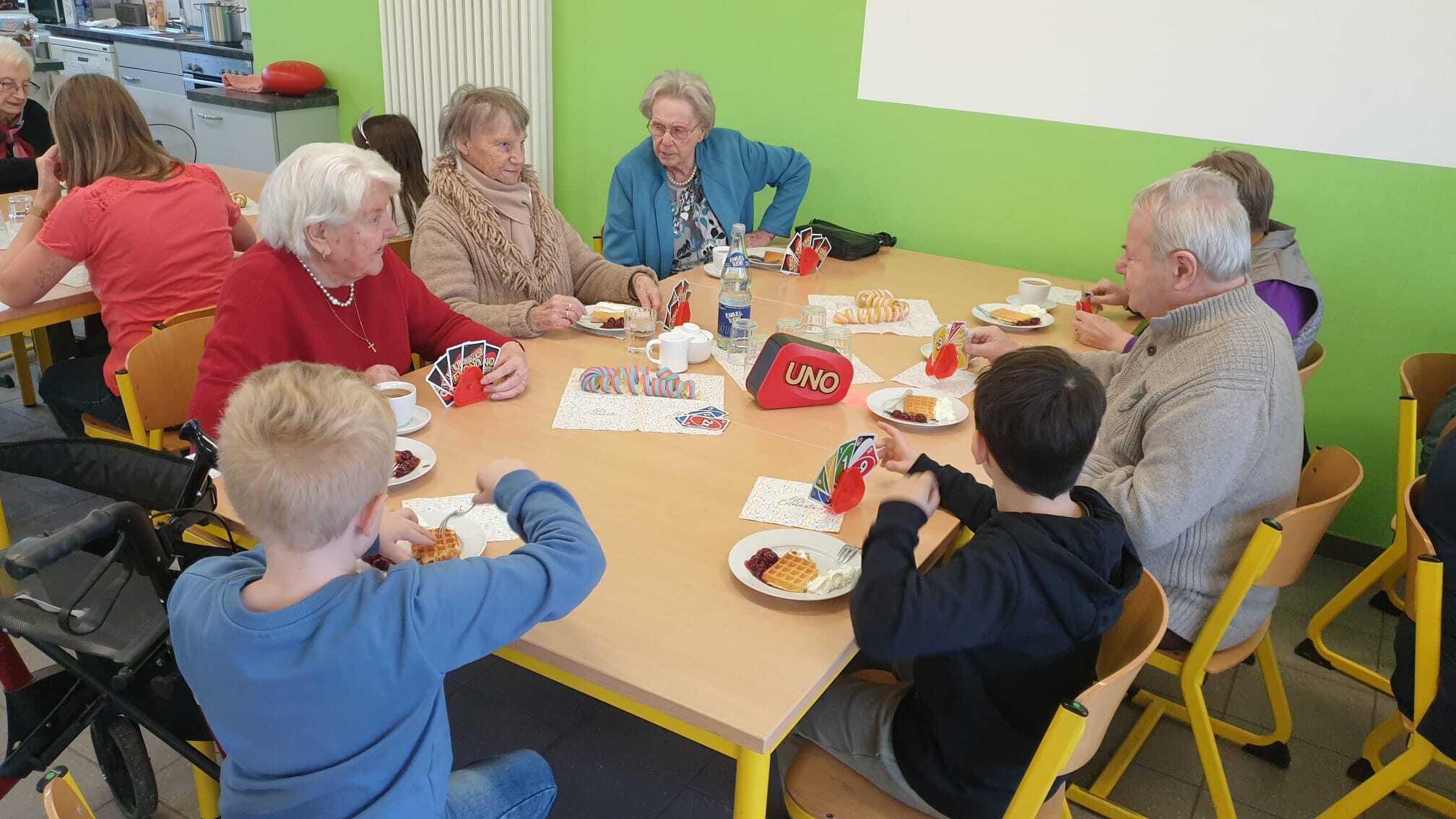 Tagespflege Gillrath zu Besuch bei der OGS